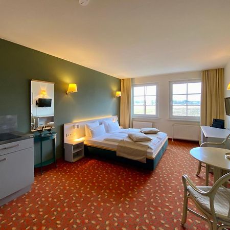 Hotel Am Mueritz-Nationalpark Варен Экстерьер фото