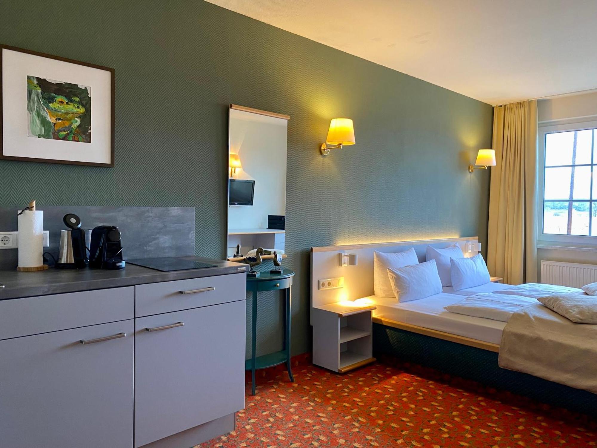 Hotel Am Mueritz-Nationalpark Варен Экстерьер фото